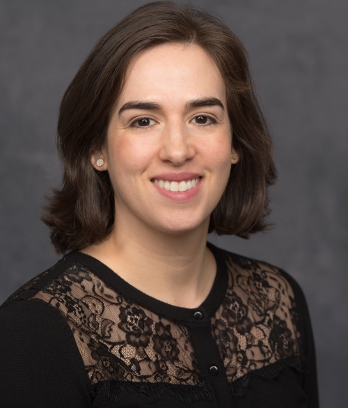 portrait of Veronica Herrera ’03